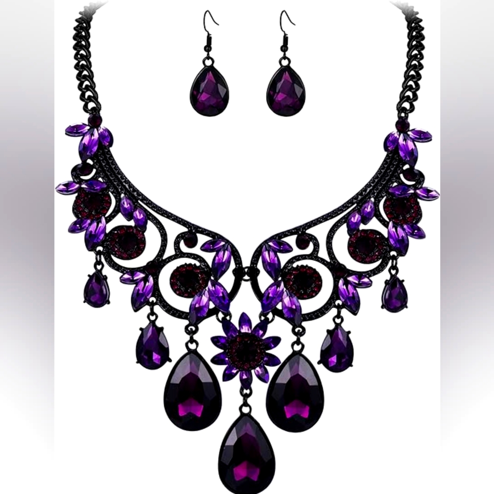 Hauntingly Beautiful Purple Gothic Romance Necklace & Earrings Set